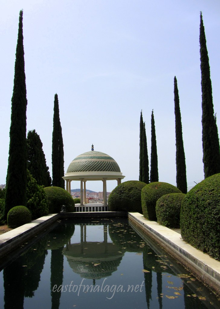 Pagoda and pool, Jardin Concepcion, Malaga