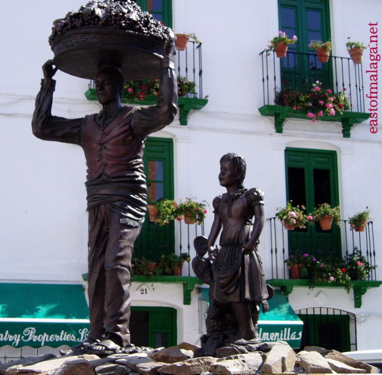 El Vendimiador statue in Plaza Almijara, Competa, Spain