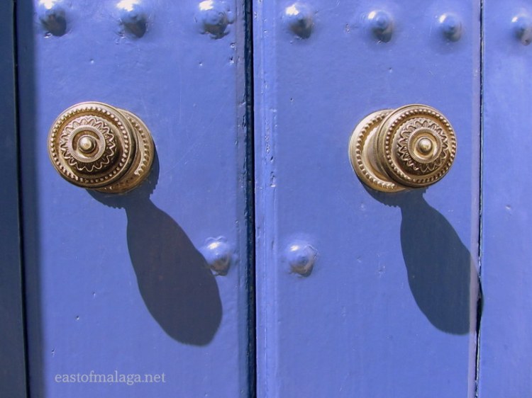 Pair of door knobs in Frigiliana