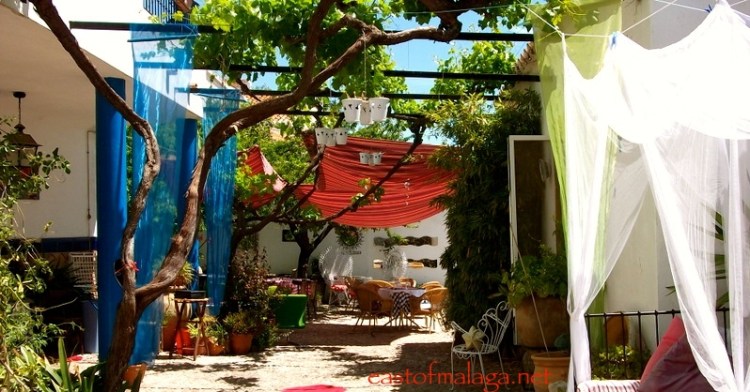 Courtyard of El Molino de los Abuelos, Comares