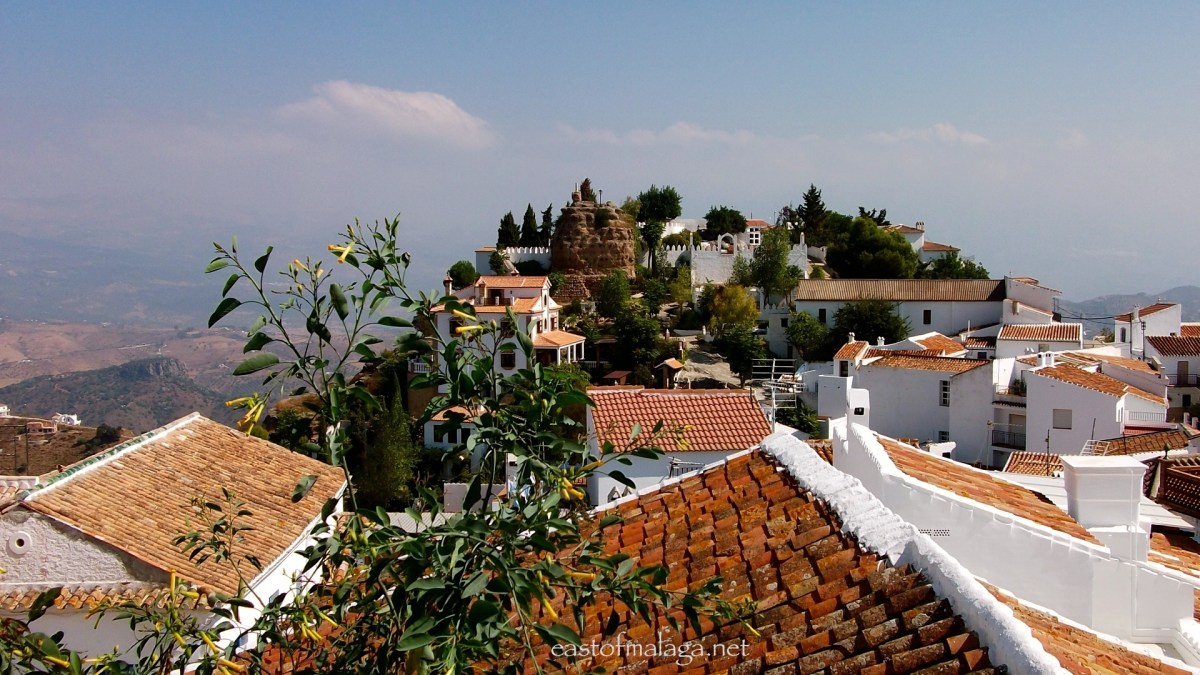 Looking towards Comares castle