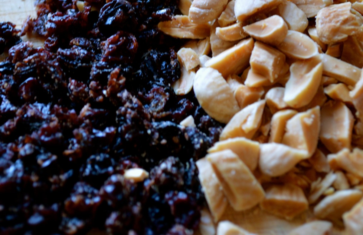 Chop a handful of currants and almonds