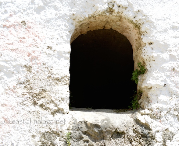 Arab cistern, Canillas de Aceituno