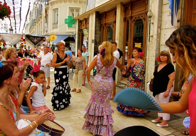 Ladies spontaneously burst into dancing flamenco
