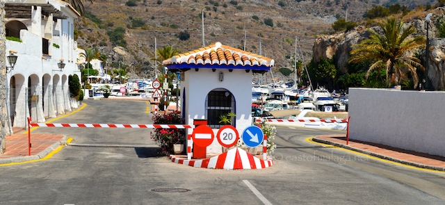 Entrance to Marina del Este