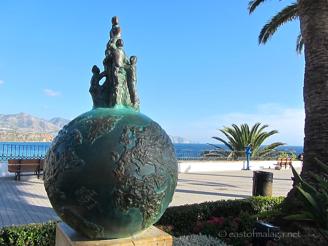 Monument to the 5 boys who discovered the Nerja caves